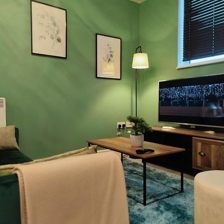 City Centered 2 Bed Serviced Apartment- Sherpa Homes Swindon Exterior foto