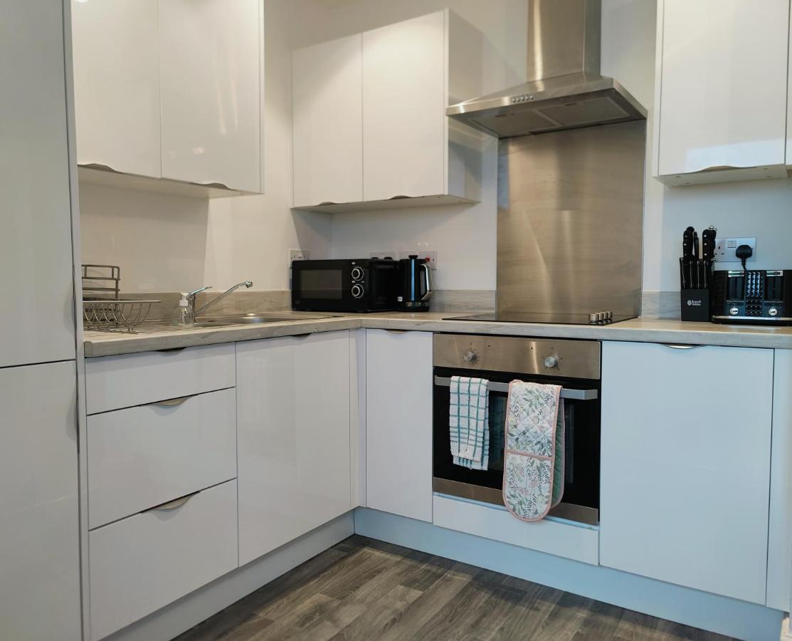 City Centered 2 Bed Serviced Apartment- Sherpa Homes Swindon Exterior foto