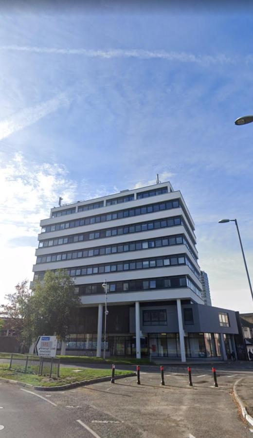 City Centered 2 Bed Serviced Apartment- Sherpa Homes Swindon Exterior foto