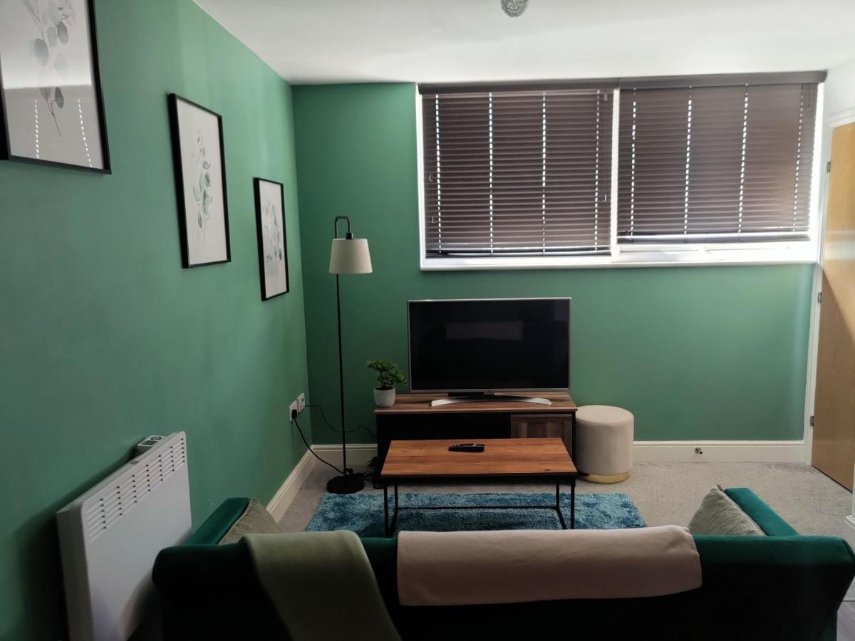 City Centered 2 Bed Serviced Apartment- Sherpa Homes Swindon Exterior foto