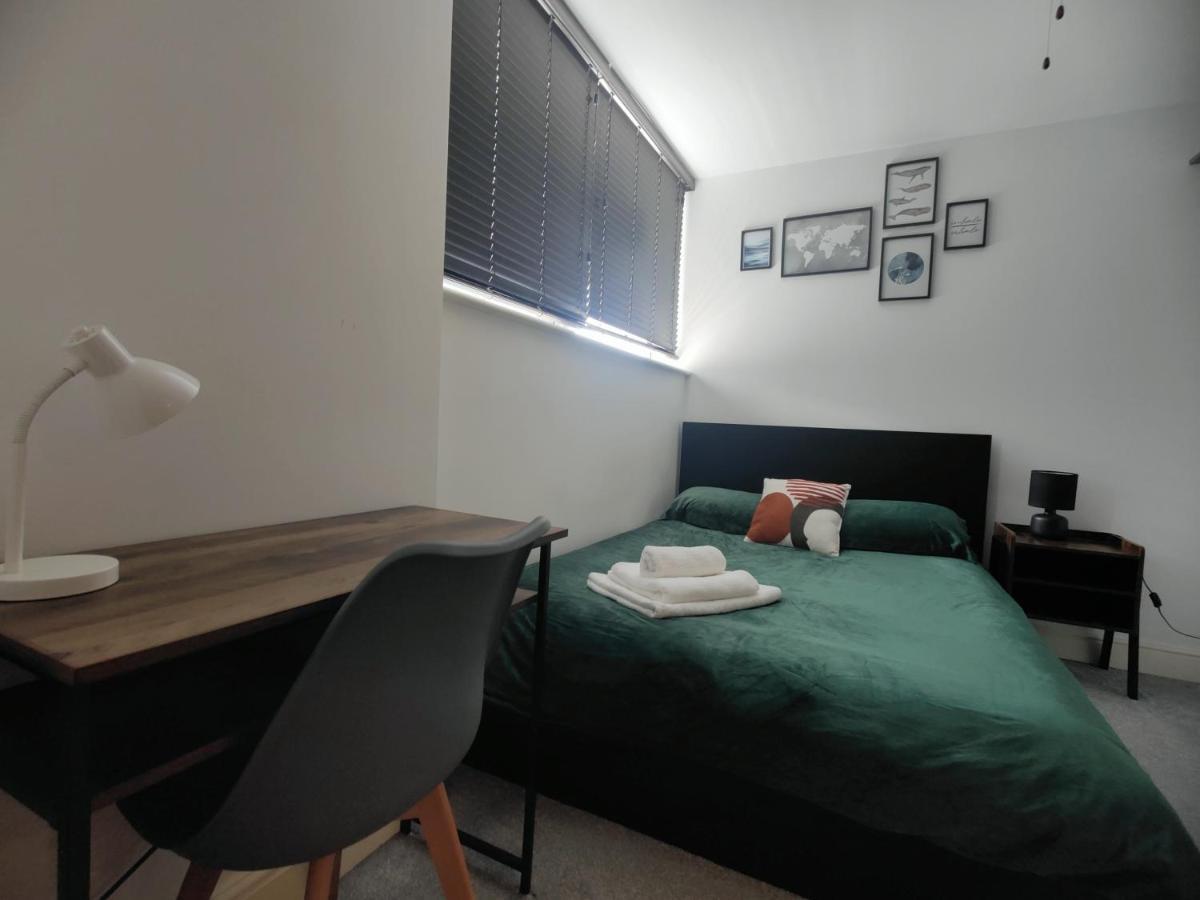 City Centered 2 Bed Serviced Apartment- Sherpa Homes Swindon Exterior foto
